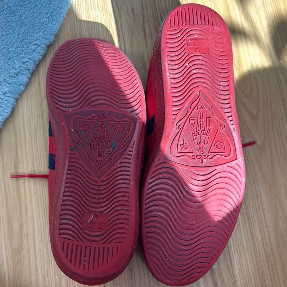 Gucci Ace Red Sneakers with Embroidered Bee Logo - Picture 5 of 5